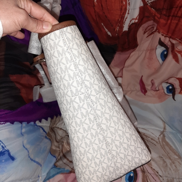 Purse - Picture 3 of 5